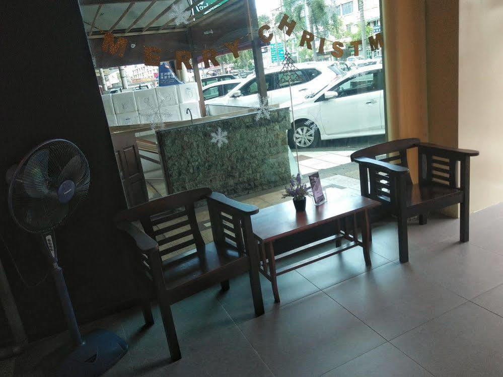 โอโย 727 โฮเต็ล ราฟเฟิลเซีย Hotel โกตาคินาบาลู ภายนอก รูปภาพ
