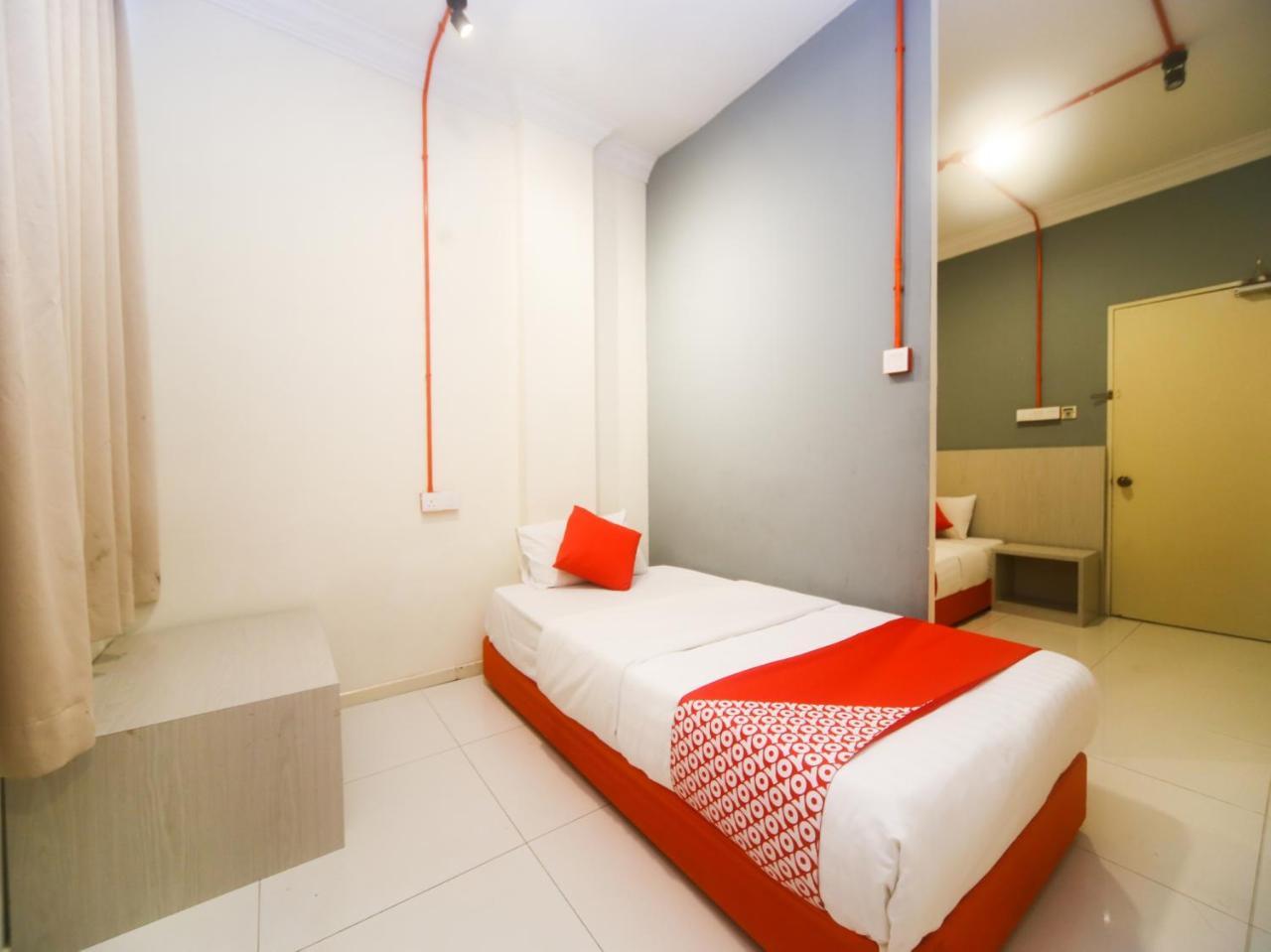 โอโย 727 โฮเต็ล ราฟเฟิลเซีย Hotel โกตาคินาบาลู ภายนอก รูปภาพ