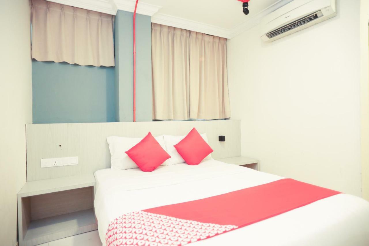 โอโย 727 โฮเต็ล ราฟเฟิลเซีย Hotel โกตาคินาบาลู ภายนอก รูปภาพ
