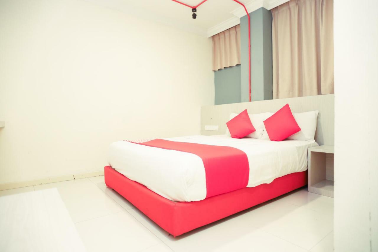 โอโย 727 โฮเต็ล ราฟเฟิลเซีย Hotel โกตาคินาบาลู ภายนอก รูปภาพ